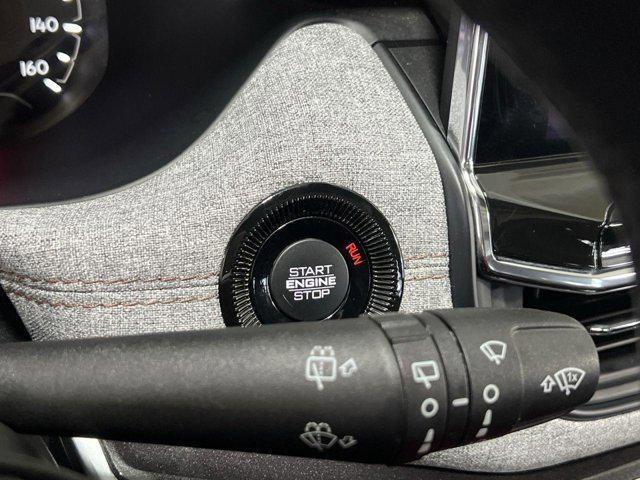 Photo of 2022 Granite Crystal Metallic Clearcoat Jeep Compass