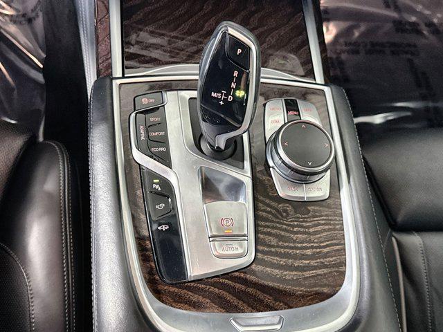 Photo of 2022 Black Sapphire Metallic BMW 750