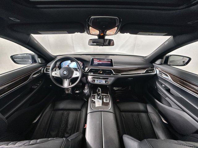 Photo of 2022 Black Sapphire Metallic BMW 750