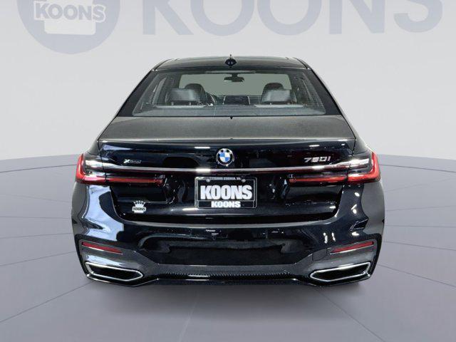 Photo of 2022 Black Sapphire Metallic BMW 750