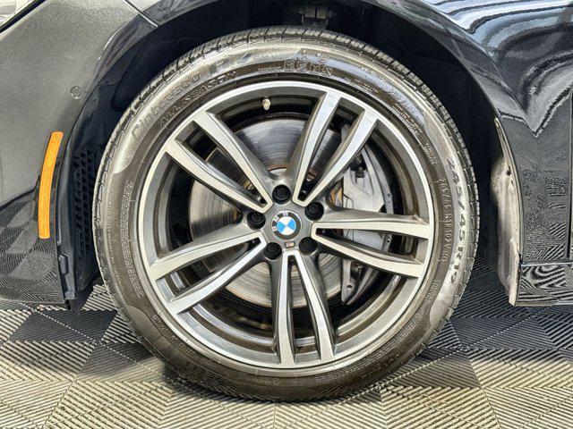 Photo of 2022 Black Sapphire Metallic BMW 750