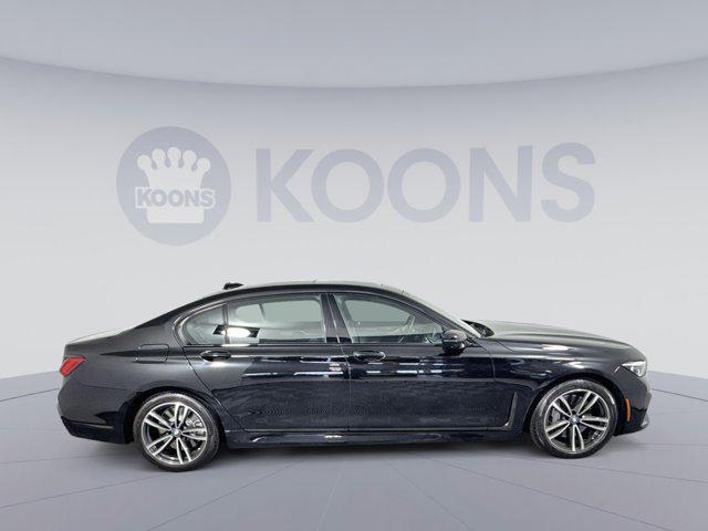 Photo of 2022 Black Sapphire Metallic BMW 750