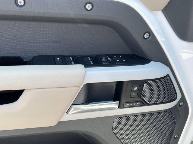 Photo of 2024 Fuji White Land Rover Defender
