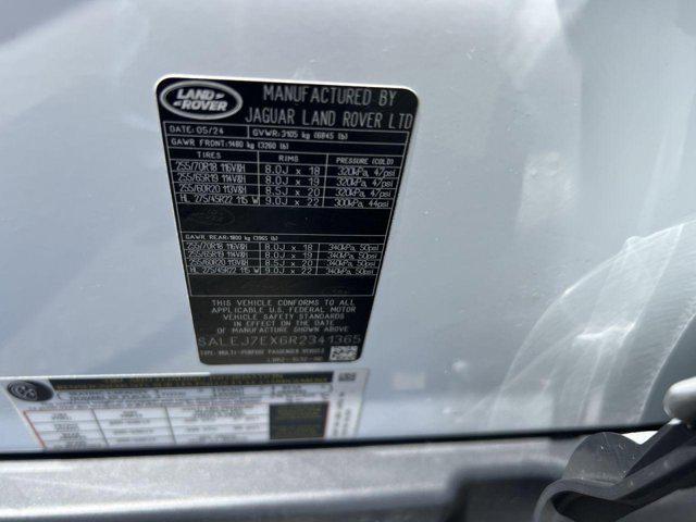 Photo of 2024 Fuji White Land Rover Defender