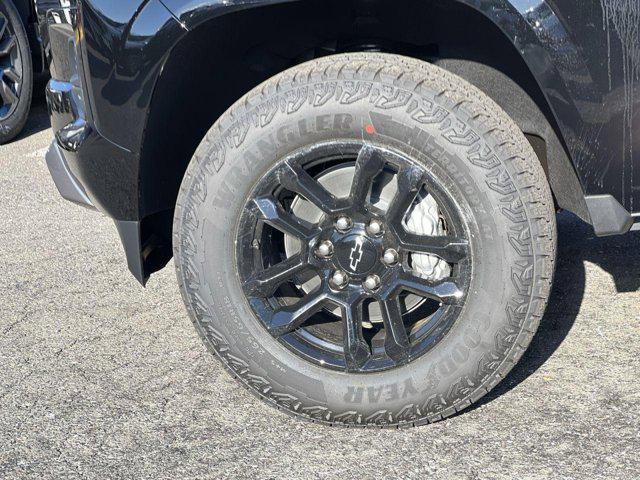 Photo of 2025 Black Chevrolet Colorado