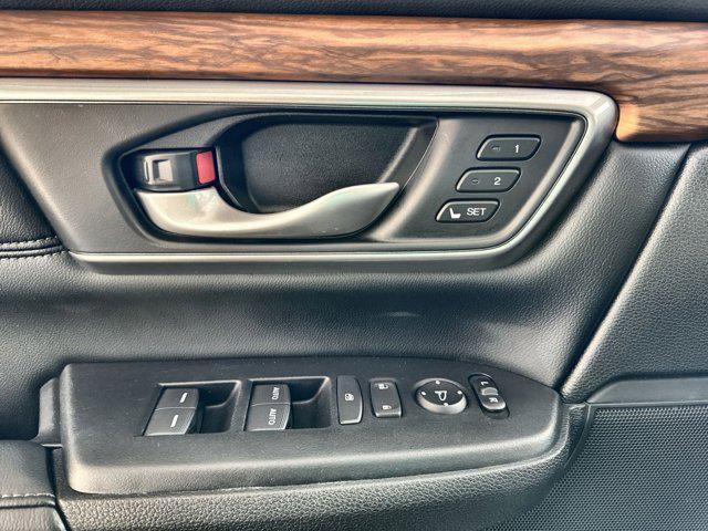 Photo of 2022 Crystal Black Pearl Honda CR-V