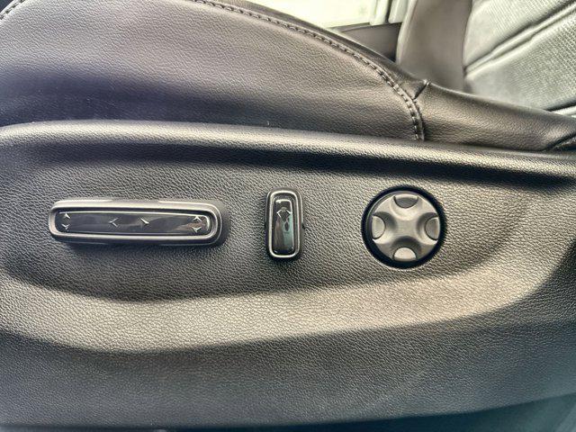 Photo of 2022 Crystal Black Pearl Honda CR-V