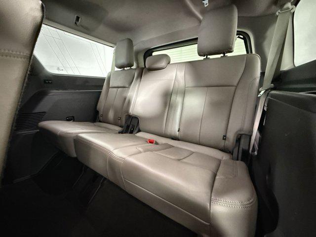 Photo of 2019 BLUE METALLIC Ford Expedition Max