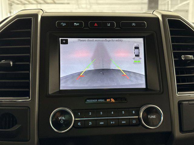 Photo of 2019 BLUE METALLIC Ford Expedition Max