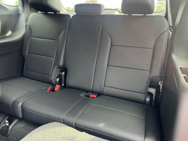 Photo of 2025 Sterling Gray Metallic Chevrolet Traverse