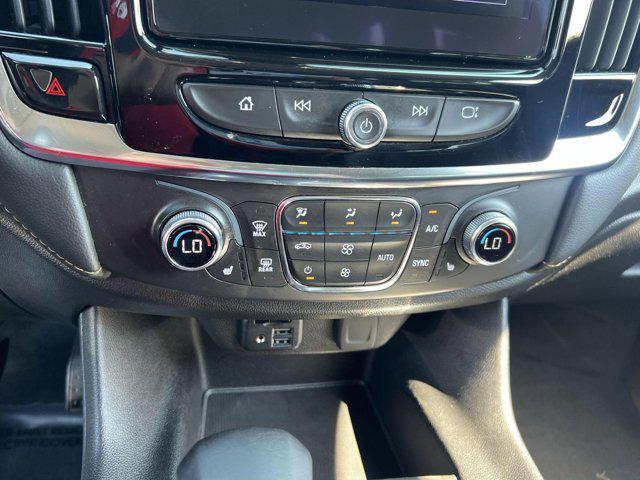 Photo of 2021 Summit White Chevrolet Traverse