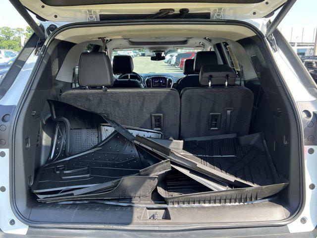 Photo of 2021 Summit White Chevrolet Traverse
