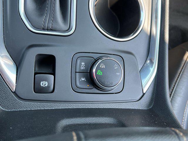 Photo of 2021 Summit White Chevrolet Traverse