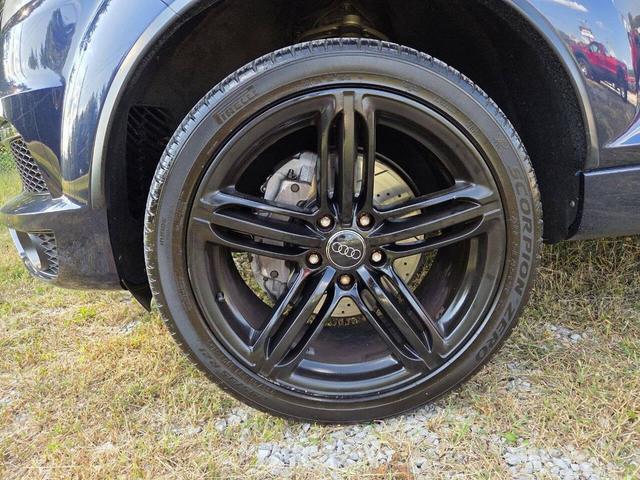 Photo of 2014 Blue Audi Q7