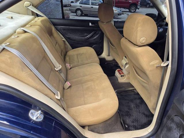 Photo of 2002 Blue Volkswagen Jetta