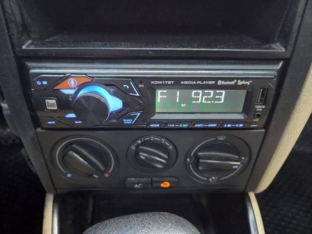 Photo of 2002 Blue Volkswagen Jetta