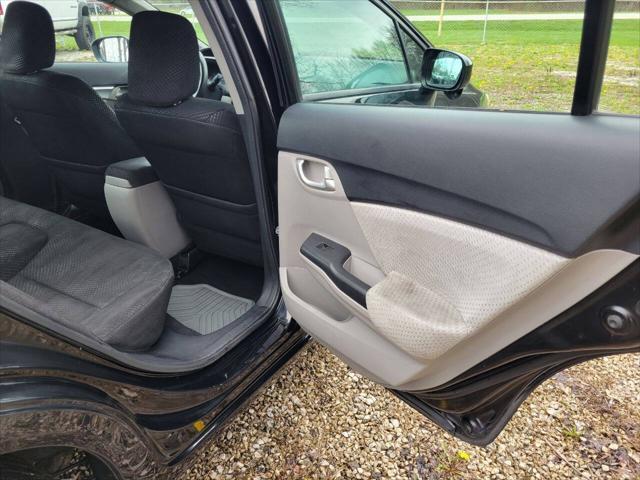 Photo of 2014 Crystal Black Pearl Honda Civic Hybrid