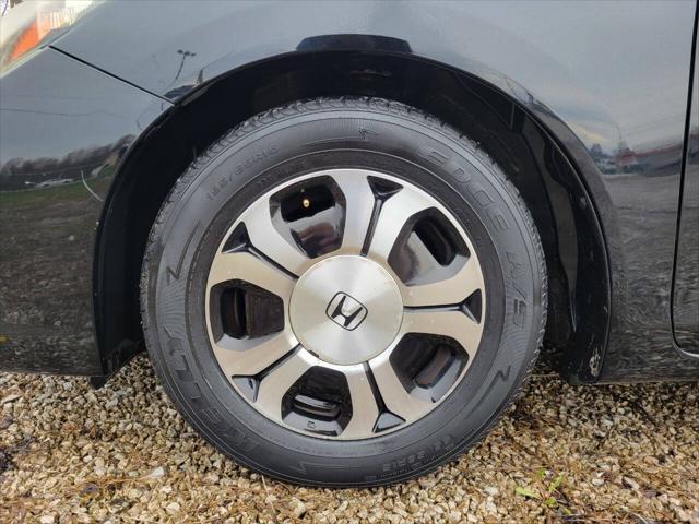 Photo of 2014 Crystal Black Pearl Honda Civic Hybrid