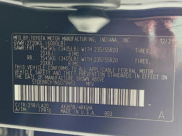 Photo of 2022 Midnight Black Metallic Toyota Highlander Hybrid