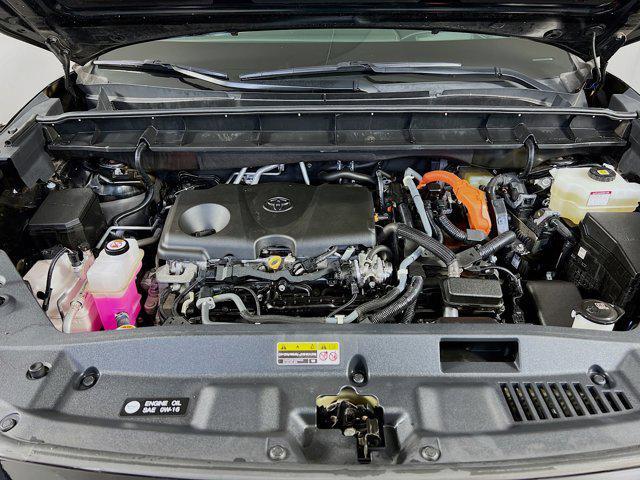 Photo of 2022 Midnight Black Metallic Toyota Highlander Hybrid