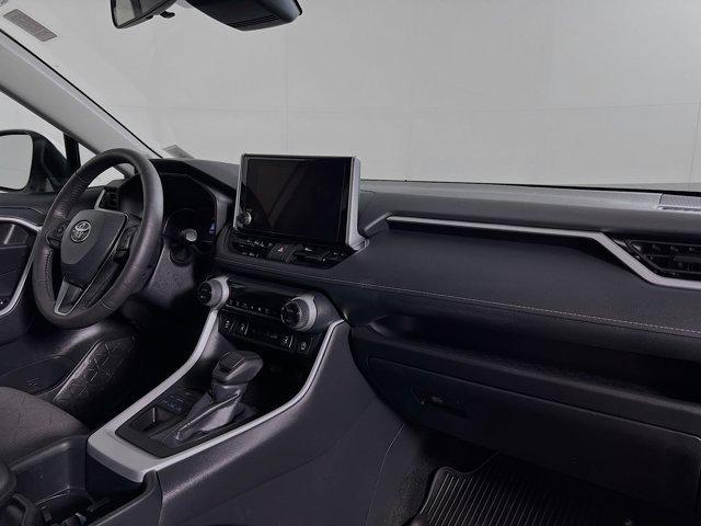 Photo of 2024 White Toyota RAV4