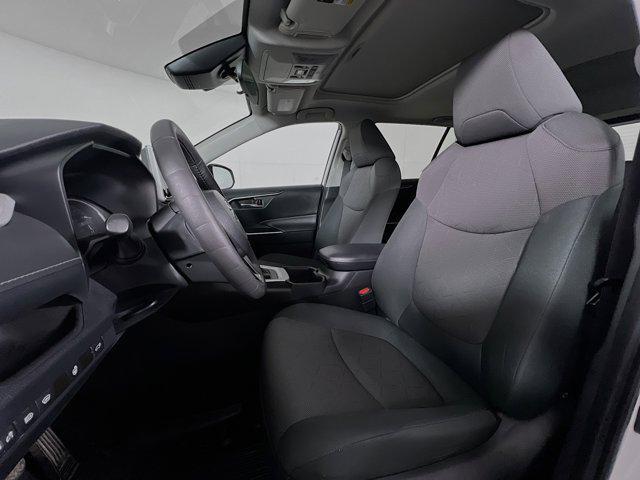 Photo of 2024 White Toyota RAV4