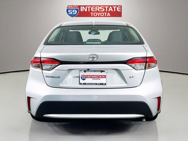 Photo of 2022 Classic Silver Metallic Toyota Corolla