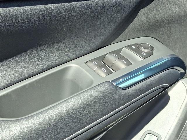 Photo of 2025 Mosaic Black Metallic Chevrolet Traverse