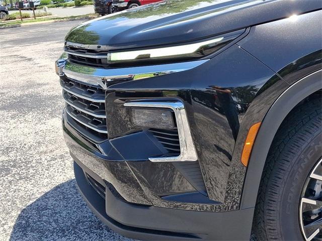 Photo of 2025 Mosaic Black Metallic Chevrolet Traverse