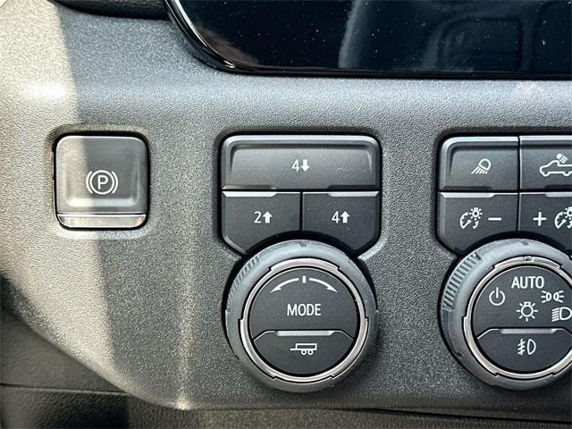 Photo of 2025 Black Chevrolet Silverado 2500