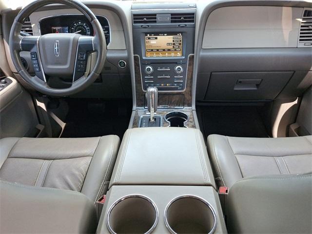Photo of 2017 Velvet Lincoln Navigator
