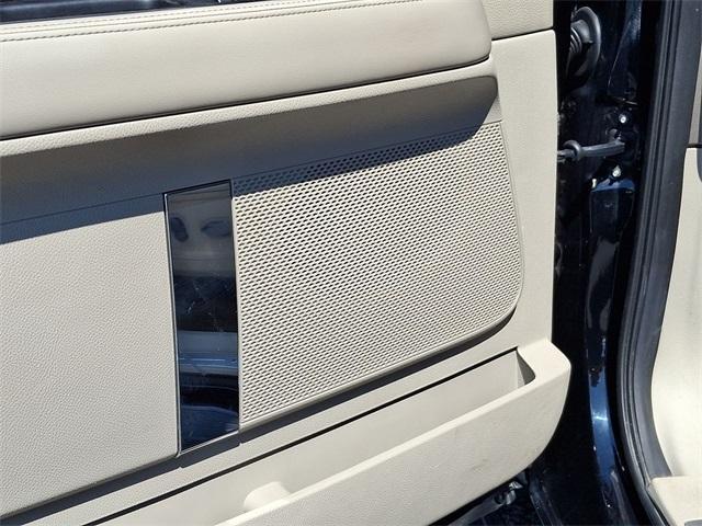 Photo of 2017 Velvet Lincoln Navigator