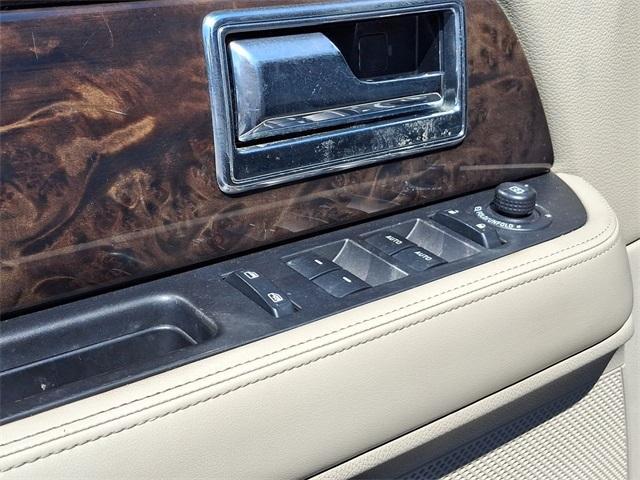 Photo of 2017 Velvet Lincoln Navigator