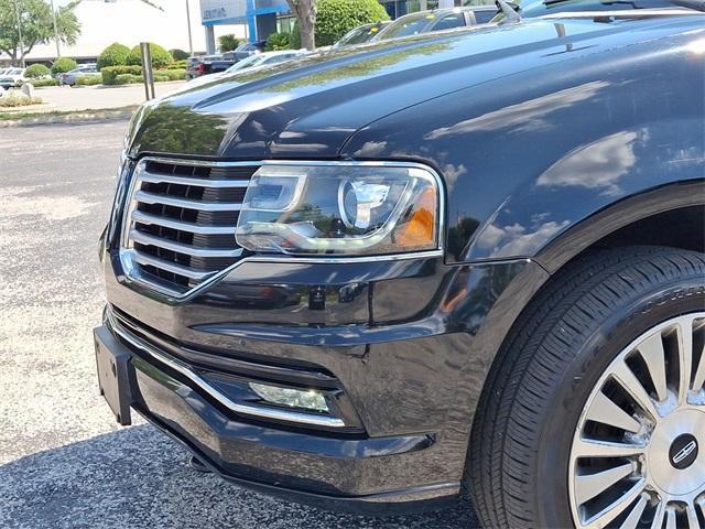 Photo of 2017 Velvet Lincoln Navigator
