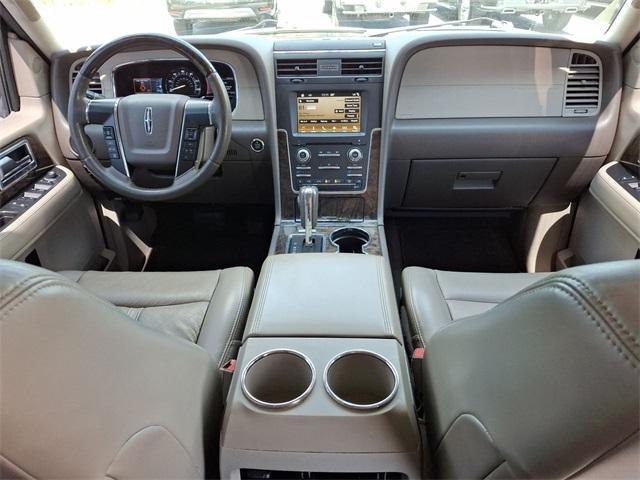 Photo of 2017 Velvet Lincoln Navigator