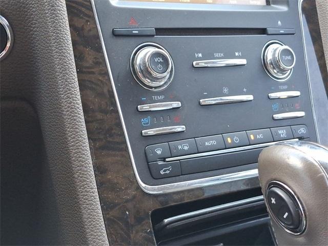Photo of 2017 Velvet Lincoln Navigator
