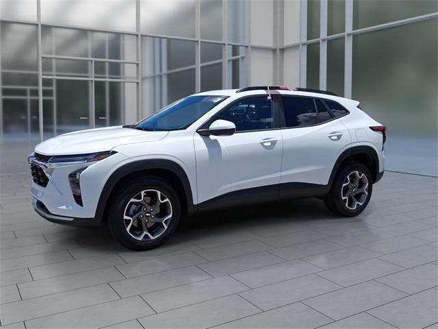 Photo of 2025 Summit White Chevrolet Trax