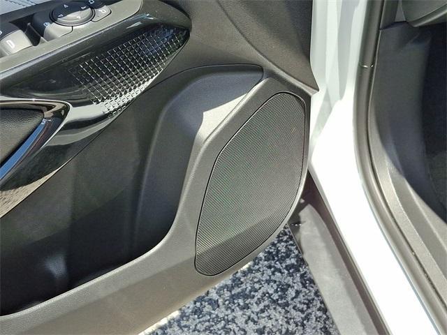 Photo of 2025 Summit White Chevrolet Trax