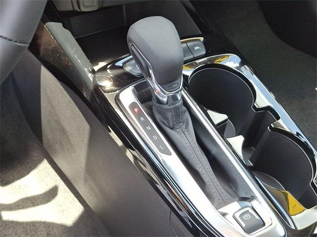 Photo of 2025 Summit White Chevrolet Trax