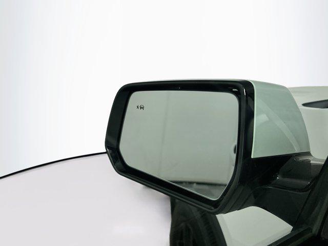 Photo of 2020 Summit White Chevrolet Traverse