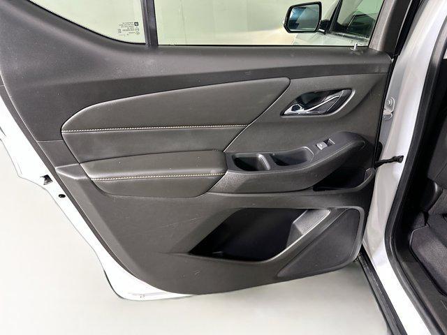 Photo of 2020 Summit White Chevrolet Traverse