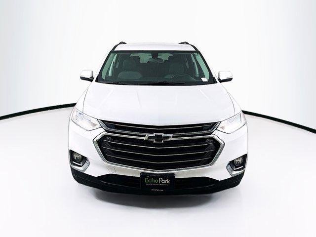 Photo of 2020 Summit White Chevrolet Traverse