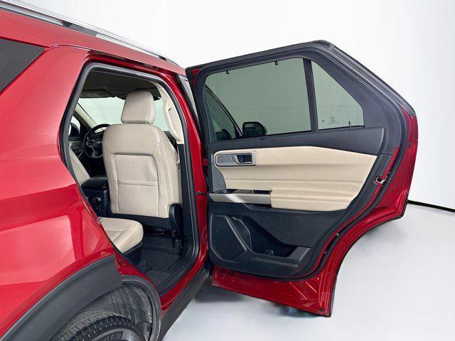 Photo of 2023 Rapid Red Metallic Tinted Clearcoat Ford Explorer