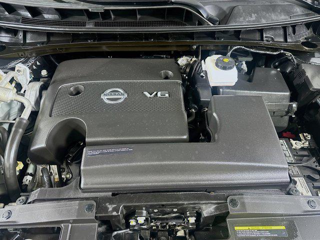 Photo of 2022 Magnetic Black Pearl Nissan Murano
