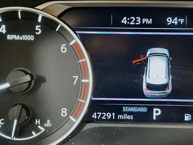 Photo of 2023 Super Black Nissan Rogue