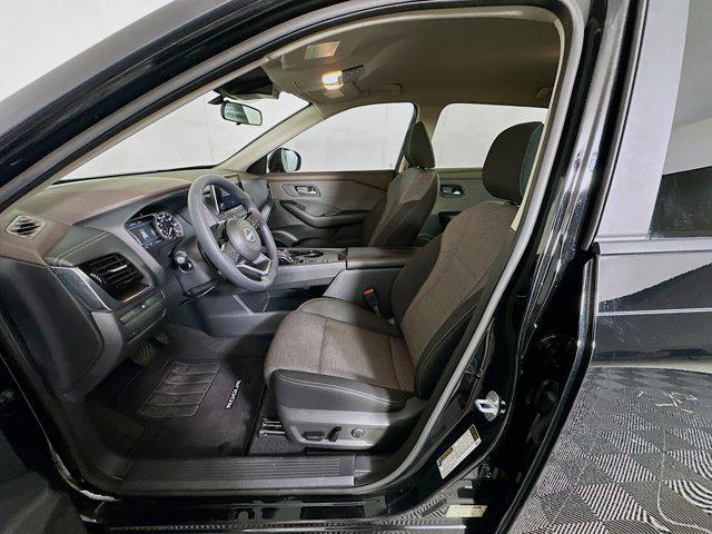 Photo of 2023 Super Black Nissan Rogue