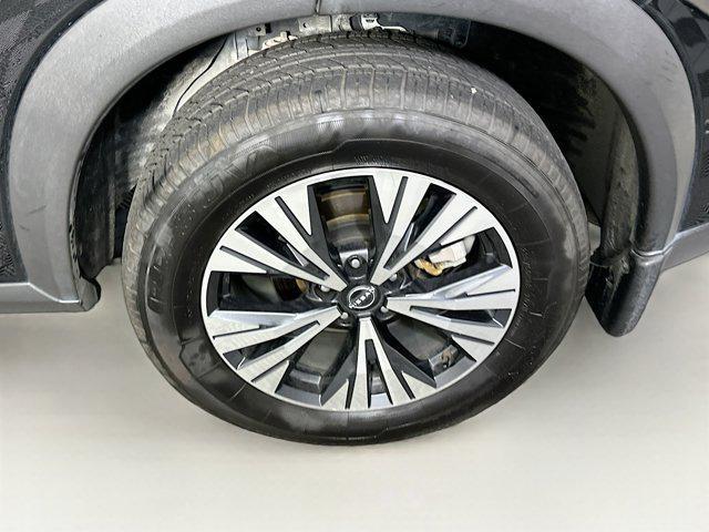 Photo of 2023 Super Black Nissan Rogue