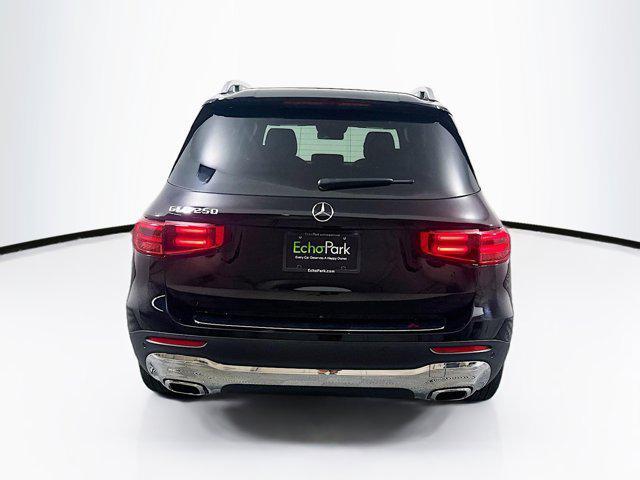 Photo of 2024 Night Black Mercedes-Benz GLB 250