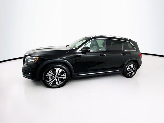 Photo of 2024 Night Black Mercedes-Benz GLB 250