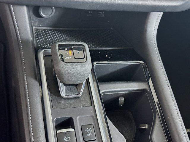 Photo of 2024 Super Black Nissan Pathfinder